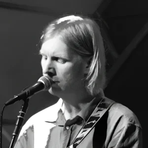 The Sound of Nesodden Guitar Pop: IN Kelly and Thought I Was Your Sidekick