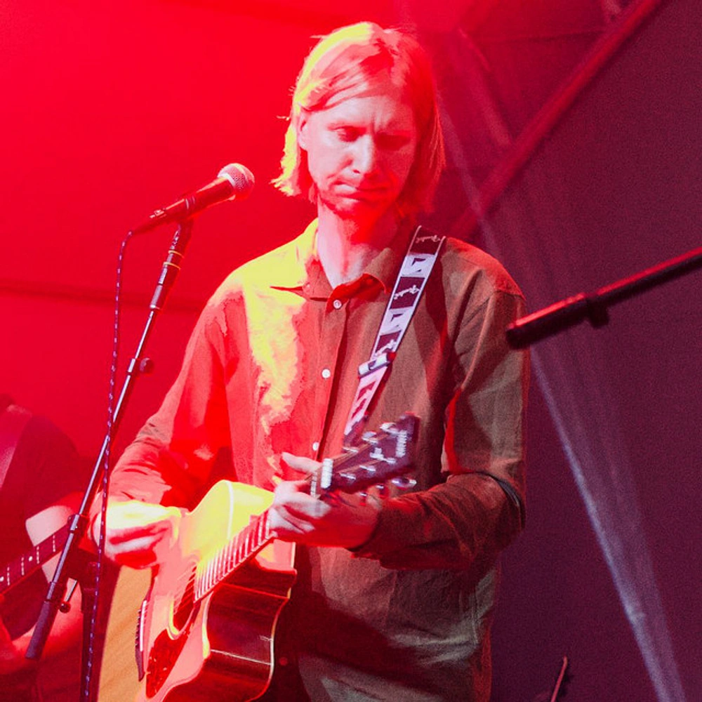 The Sound of Nesodden Guitar Pop: IN Kelly and Thought I Was Your Sidekick